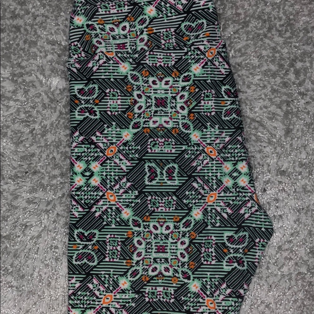 OS LuLaRoe Legging Gently Worn